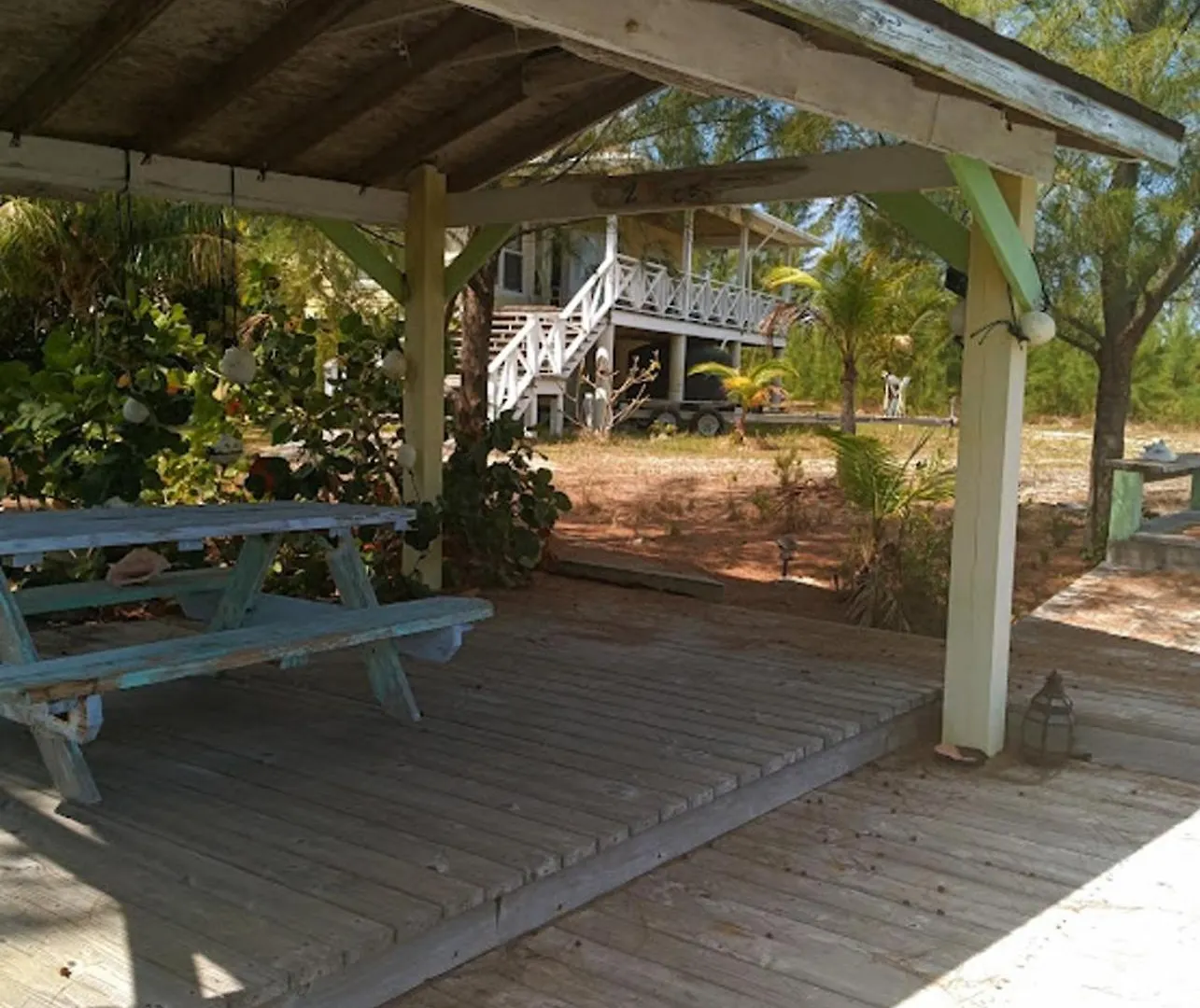Scena'S Place Alice Town  Bahamas